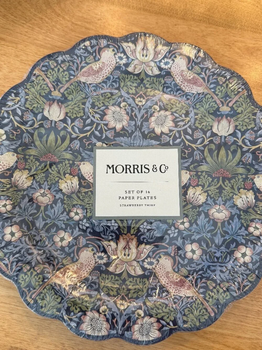 William Morris & Co Strawberry Thief Paper Plates 16 Count 10